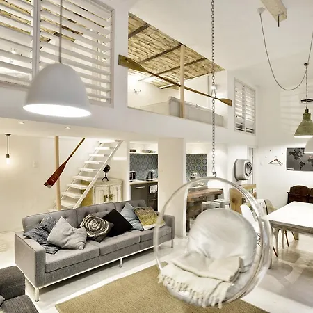 Designer - A10 Apartment *